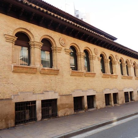 Apartamento Teatro Del Mercado Apartment Zaragoza Bagian luar foto